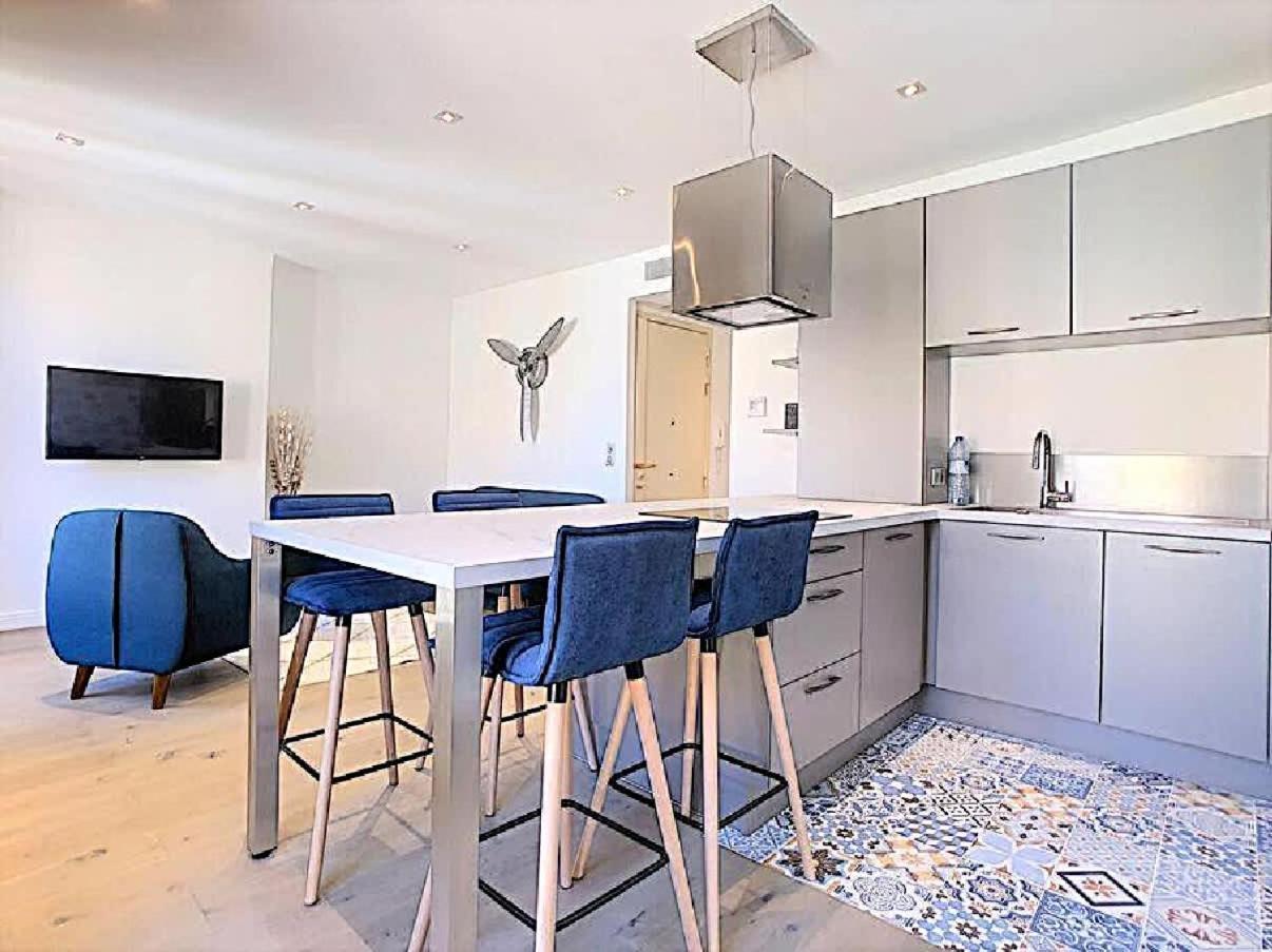 Apartment Le Spectaculaire Moderne Et Raffine, Idealement Situe A Deux Pas Du Palais Et Plages